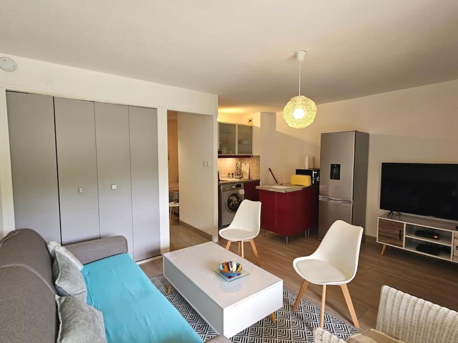 Apartment Petit Paradis Classe 3 Etoiles A 200m De La Plage! Terrasse-wifi-parking-clim
